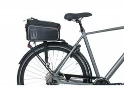 Basil Sport - Pyörän Takalaukku - MIK-kiinnityksellä - 7-15L- Musta 16 Basil Sport - Pyörän Takalaukku - MIK-kiinnityksellä - 7-15L- Musta -Polkupyörän Varusteet Myyntikauppa basil sport design trunkbag mik 7 15 liter black 6